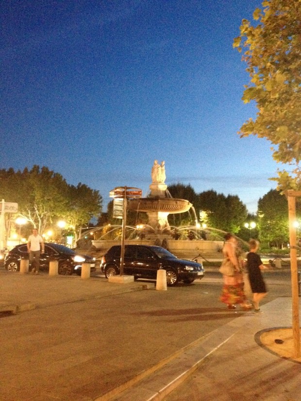 The fountain at the end of Cours Mirabeau at nightfall