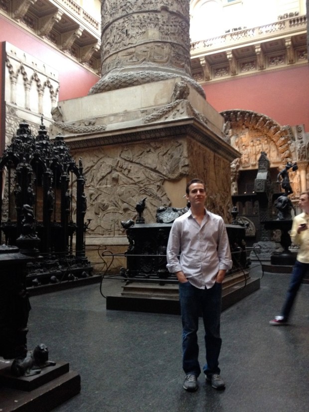 Look at the size of that pillar in the background.