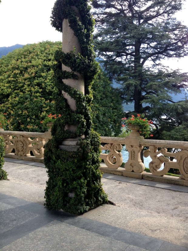 Can you say "celebrity wedding?"